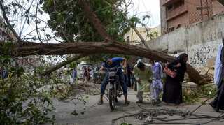 Thunderstorm and dust storm kill 23 in Pakistan's Sindh, Punjab