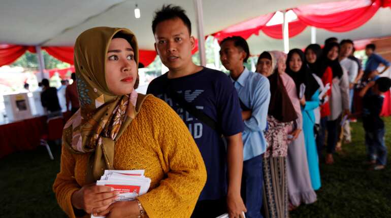 Polls close in Indonesia, next president should be clear within hours