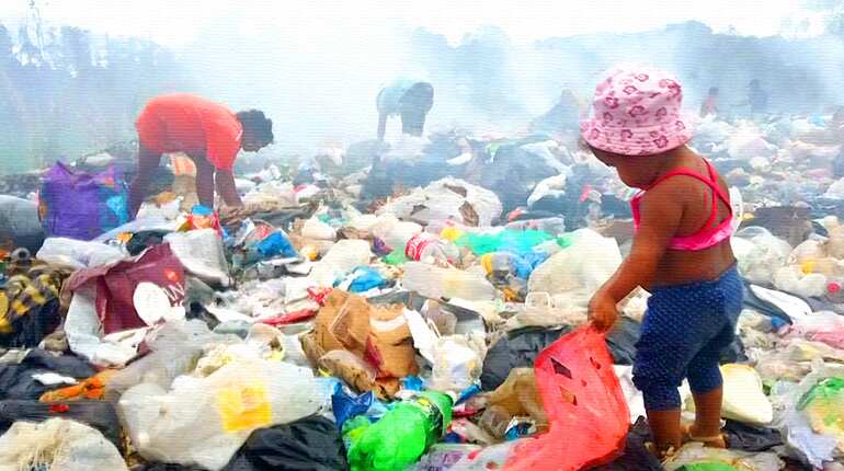 Hungry Venezuelans rummage for food in Brazil landfill