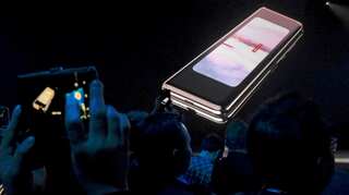 Samsung gets reports of Galaxy Fold screen problems, raising specter of Note 7 fiasco