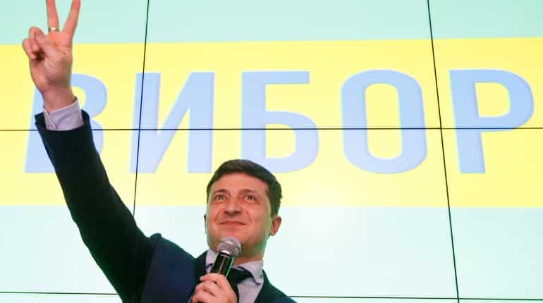 Comedian Zelensky in bitter battle with President Poroshenko in Ukraine polls
