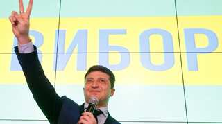 Comedian Zelensky in bitter battle with President Poroshenko in Ukraine polls
