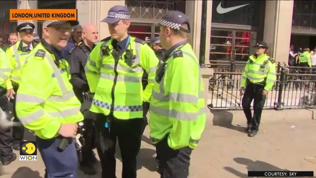 Activists keep up climate protests in London
