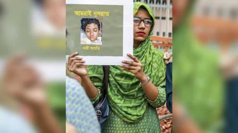 Bangladeshis protest after sexually assaulted girl burned to death Bangladeshis protest after sexually assaulted girl burned to death