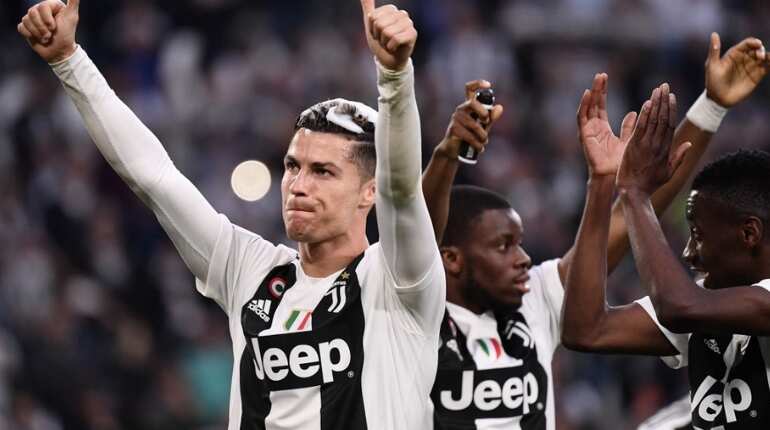 Juventus win eighth consecutive Serie A title