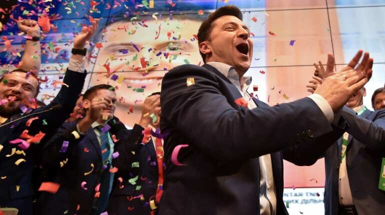 From comic to commander-in-chief: challenges for new Ukraine leader From comic to commander-in-chief: challenges for new Ukraine leader