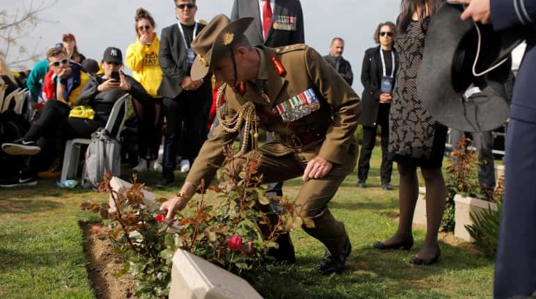 Thousands gather for Anzac Day in Australia, New Zealand amid heightened security Thousands gather for Anzac Day in Australia, New Zealand amid heightened security