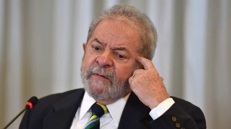 Brazil: Lula defeats Bolsonaro by narrow margin to win presidential election