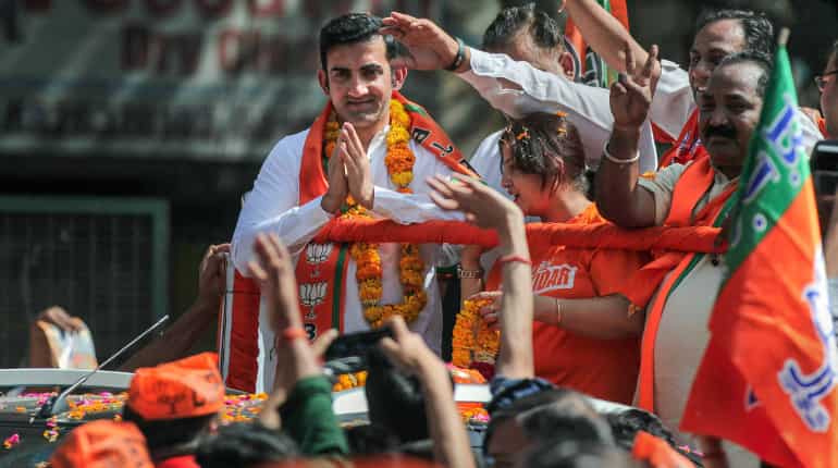 Gambhir challenges Kejriwal for debate, accuses him of betraying people of national capital Gambhir challenges Kejriwal for debate, accuses him of betraying people of national capital