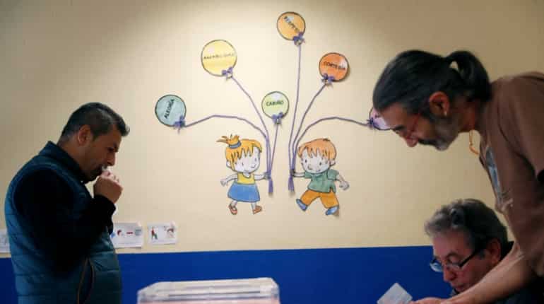 Spain votes in early election marked by far-right resurgence