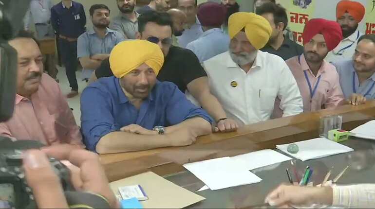 Election Commission issues notice to Sunny Deol for 'violating' poll code