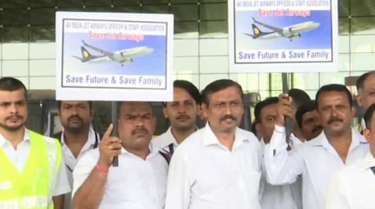 Jet Airways employees organise protest, requests government's interference Jet Airways employees organise protest, requests government's interference
