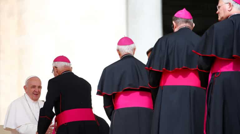 Conservatives want Catholic bishops to declare pope a heretic