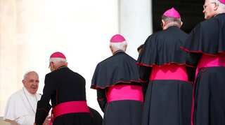Conservatives want Catholic bishops to declare pope a heretic