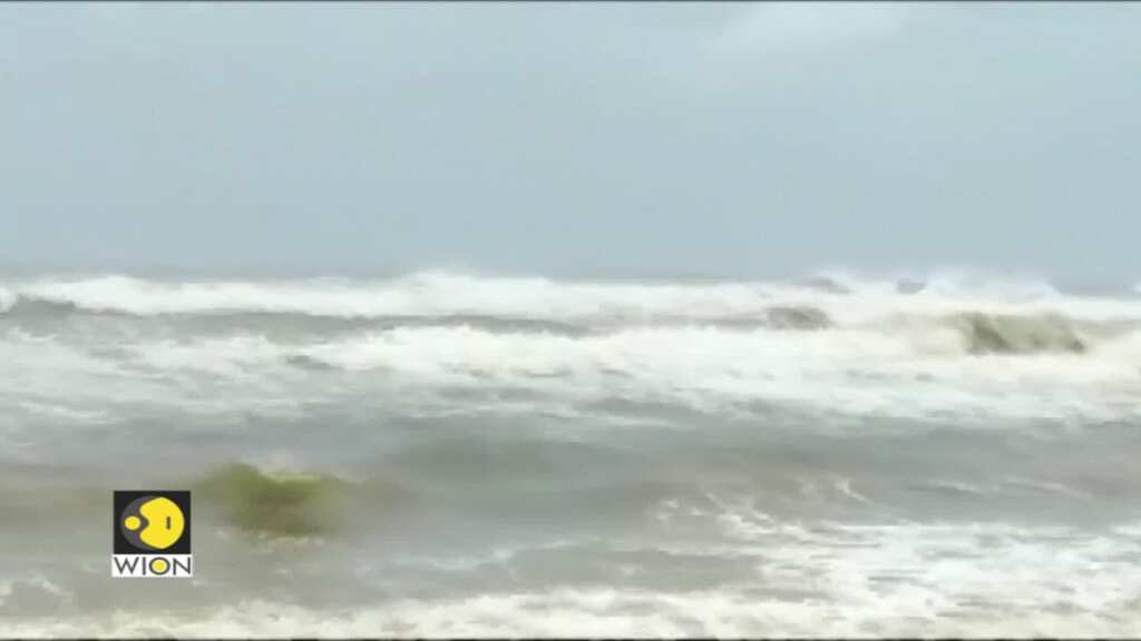 Towns evacuate, tourists flee as cyclone churns towards Indian southeastern coast