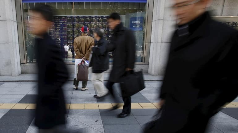 Global Markets: Shares claw higher before US jobs data, oil sinks again Global Markets: Shares claw higher before US jobs data, oil sinks again