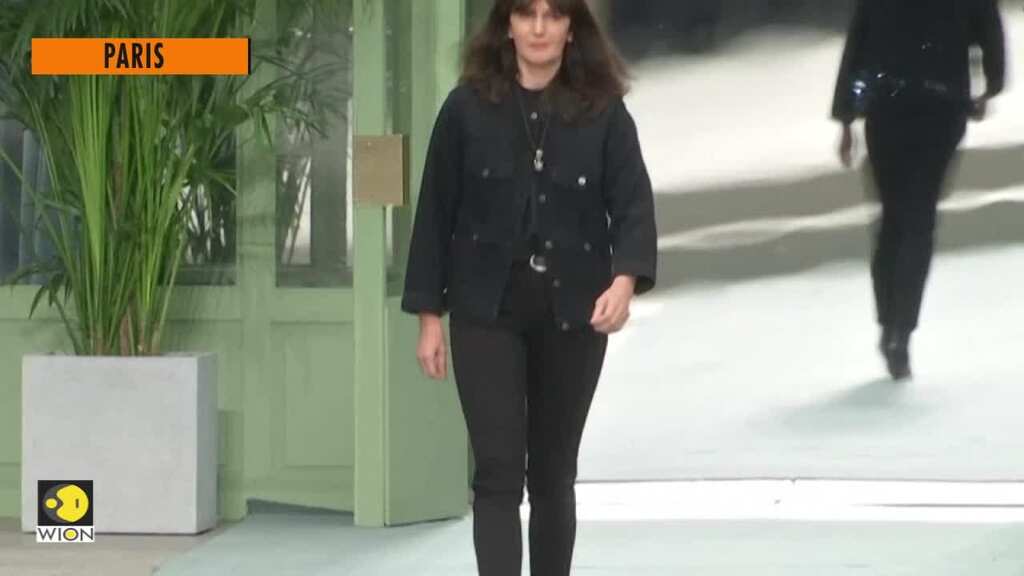 Virginie Viard presents first  collection as Artistic Director