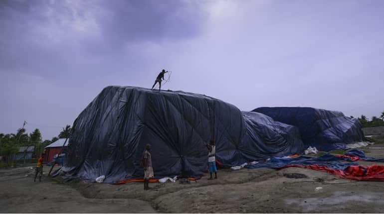 Over 4 lakh people evacuated as Bangladesh braces for cyclone Fani Over 4 lakh people evacuated as Bangladesh braces for cyclone Fani