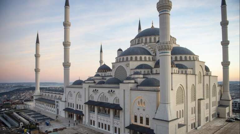 President Tayyip Erdogan inaugrates Turkey's largest mosque, condemns deadly attacks President Tayyip Erdogan inaugrates Turkey's largest mosque, condemns deadly attacks