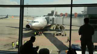 Two airlines will postpone serving alcohol amid surge of in-flight violence