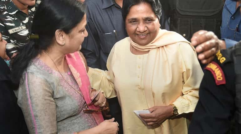 BSP chief Mayawati votes in Lucknow