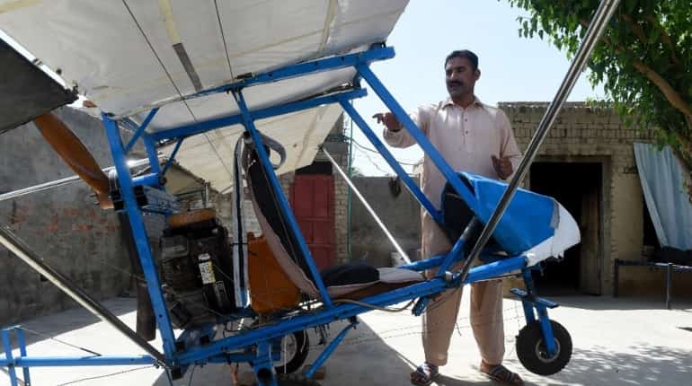 The Pakistani popcorn seller who built his own plane The Pakistani popcorn seller who built his own plane
