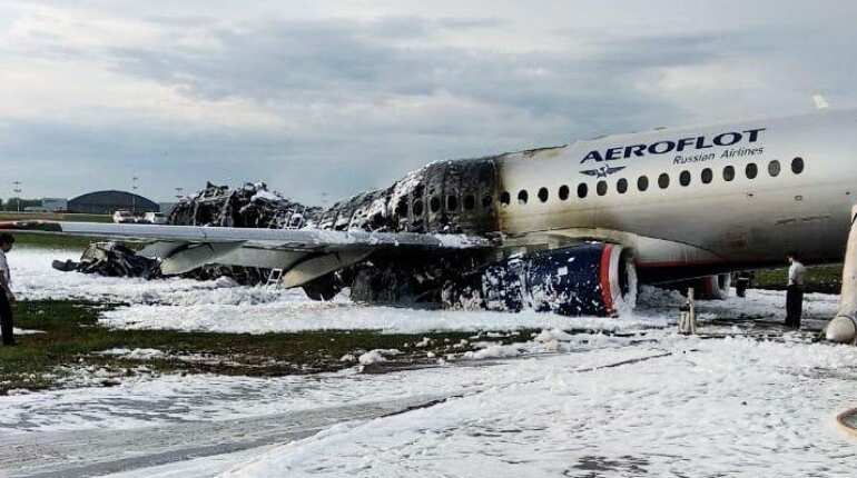 Pilot says lightning caused deadly Russian crash landing