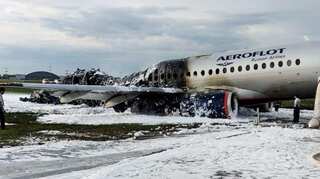 Pilot says lightning caused deadly Russian crash landing