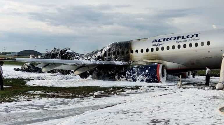 Pilot says lightning caused deadly Russian crash landing