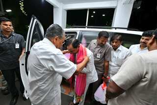 Telangana CM KCR meets Kerala Chief Minister Pinarayi Vijayan