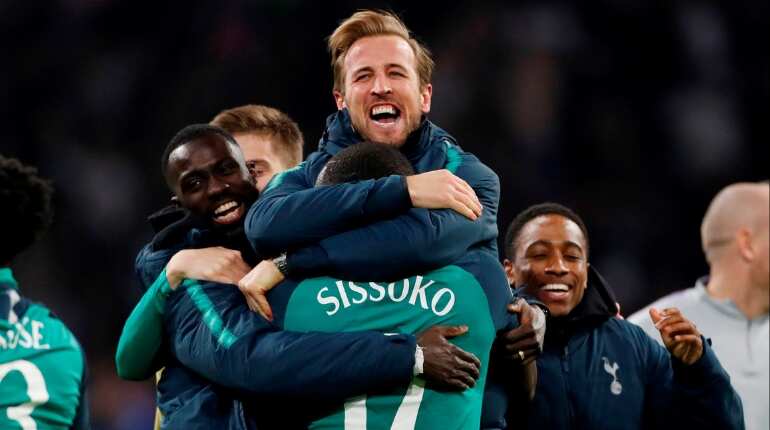 Kane's halftime pep-talk inspires Tottenham
