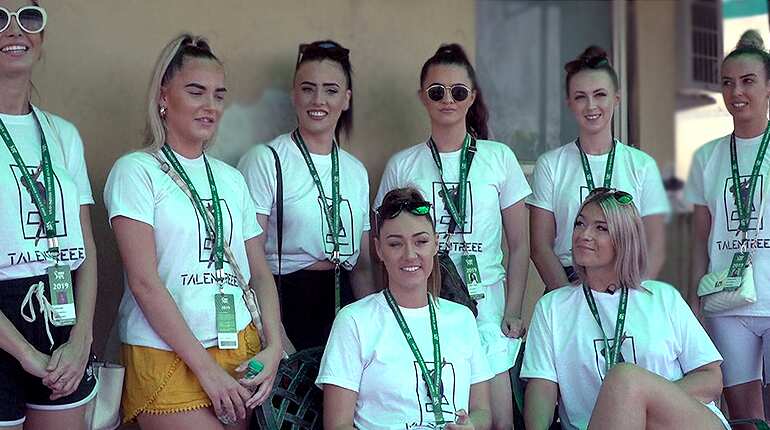 Cheerleaders dance to India's craziness in IPL festival