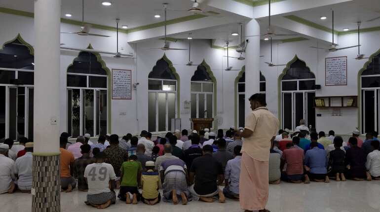 Muslims afraid, resentful as ethnic divide deepens in Sri Lanka Muslims afraid, resentful as ethnic divide deepens in Sri Lanka