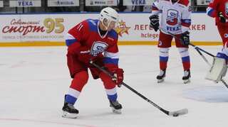 Russian President Vladimir Putin scores eight goals in all-star hockey game