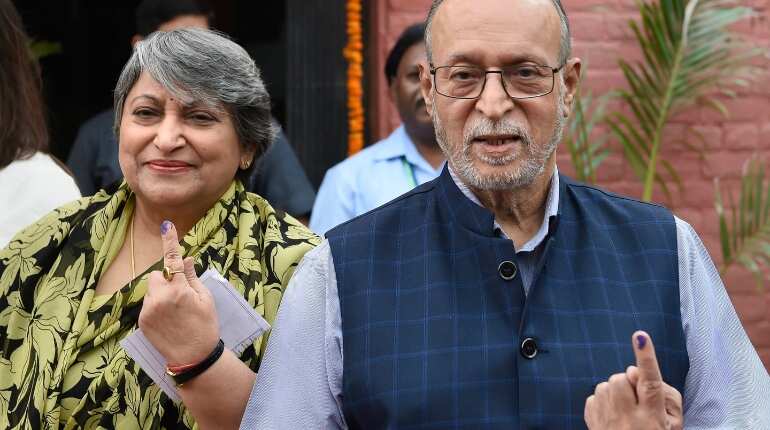 Delhi Lieutenant Governor Anil Baijal and his wife