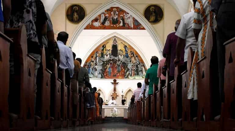 Sri Lanka Catholics hold first Sunday mass after Easter attacks