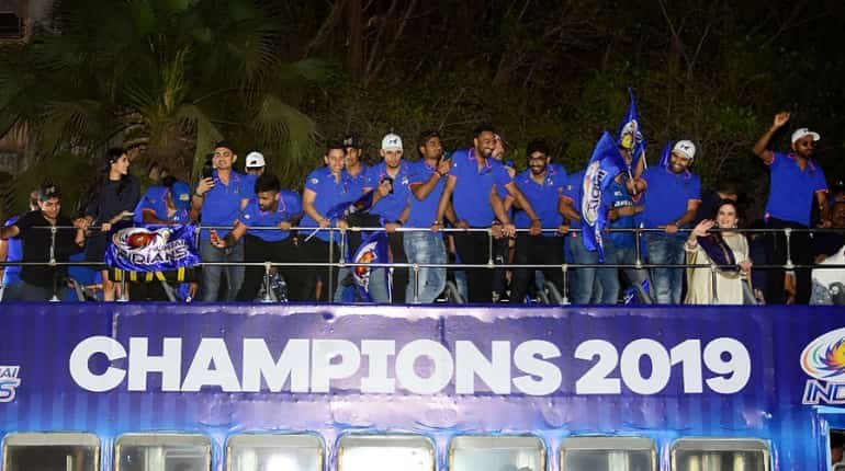 IPL 2019: Champions bus