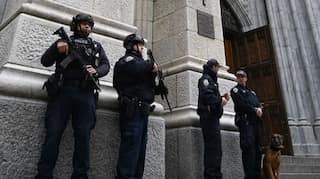 US deports 52 Pakistani nationals for staying with expired visa
