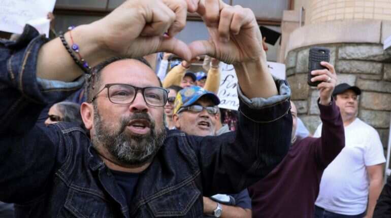 US federal agents arrest protesters occupying Venezuelan Embassy