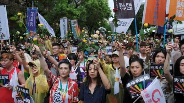Gay right supporters near Taipei's parliament