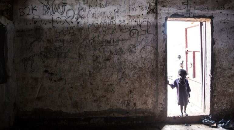 Thousands flee deadly fighting in east DR Congo: Officials