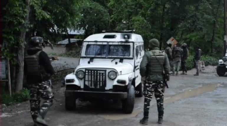 Jammu and Kashmir: Three terrorists killed in encounter in Pulwama district Jammu and Kashmir: Three terrorists killed in encounter in Pulwama district