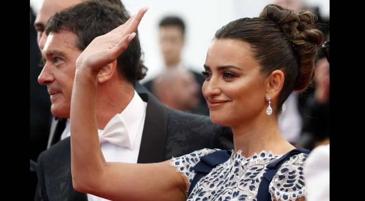 Penelope Cruz, Antonio Banderas reunite on Cannes 2019 red carpet Penelope Cruz, Antonio Banderas reunite on Cannes 2019 red carpet