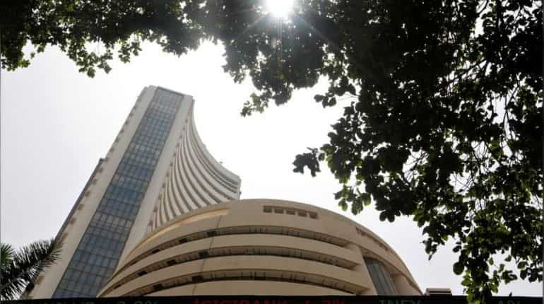 Equity gauges flat in volatile trading, auto stocks lose further