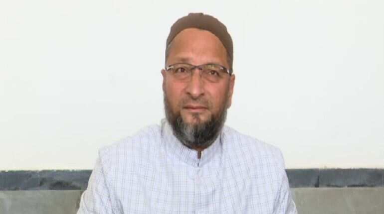 Owaisi attacks Centre over WhatsApp snooping allegations
