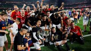 Valencia knock Barcelona off Copa del Rey throne