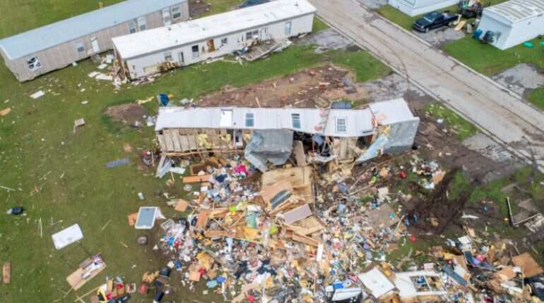 Record heat hits US Southeast, threat of flooding remains in Central states Record heat hits US Southeast, threat of flooding remains in Central states