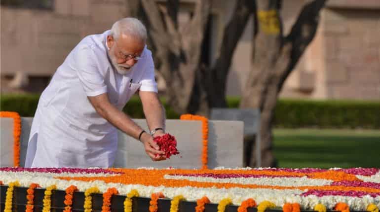 Ahead of oath-taking ceremony, PM Modi pays tribute to Mahatma Gandhi, Vajpayee; visits National War Memorial