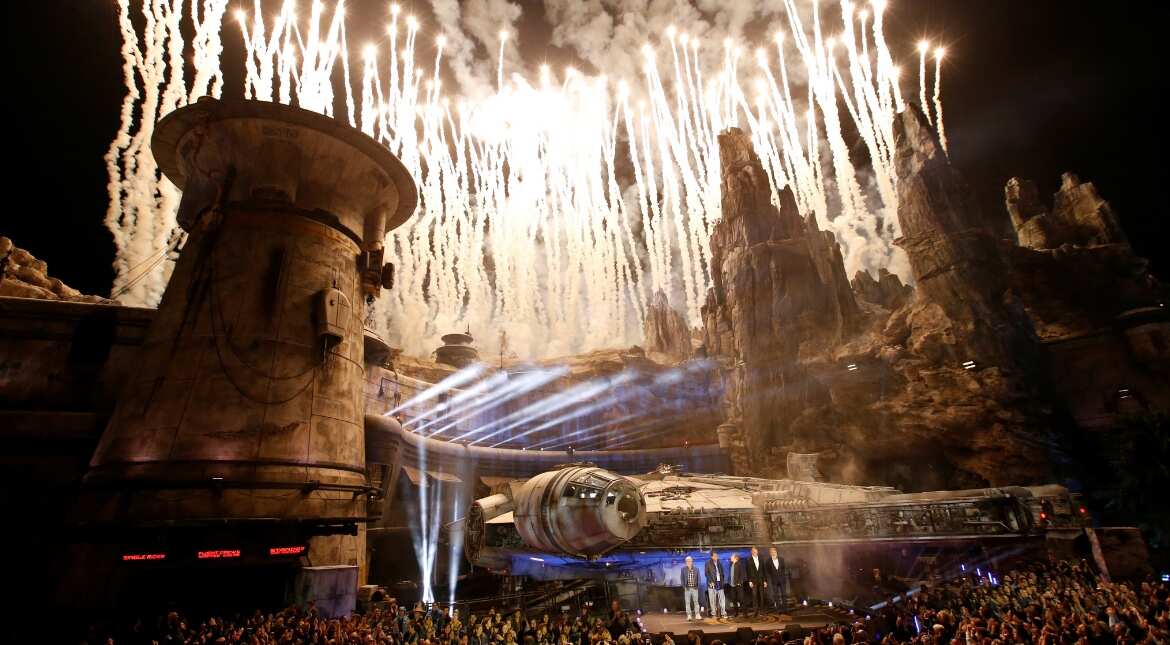 Harrison Ford, Mark Hamill, Billy Dee Williams, George Lucas and Bob Iger come together