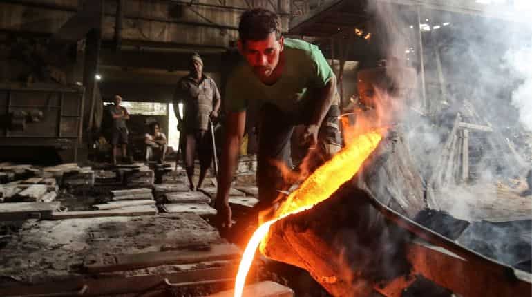 'Geopolitical risks': India's economy to contract 3.1% in 2020, says Moody's 'Geopolitical risks': India's economy to contract 3.1% in 2020, says Moody's